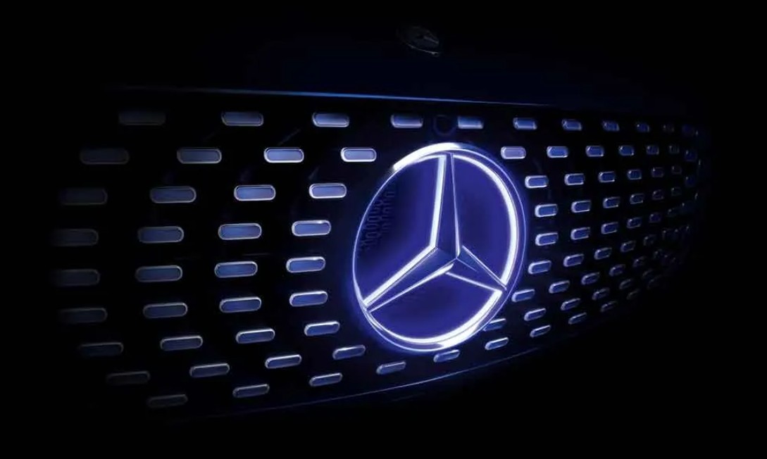2026 S-Class Gets Next-Gen MBUX Infotainment System